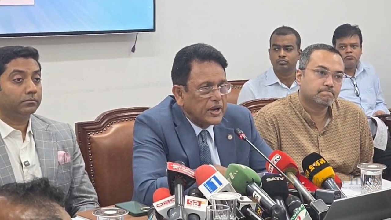 সব বোর্ডে অভিন্ন প্রশ্নপত্রে পরীক্ষা হবে: শিক্ষামন্ত্রী