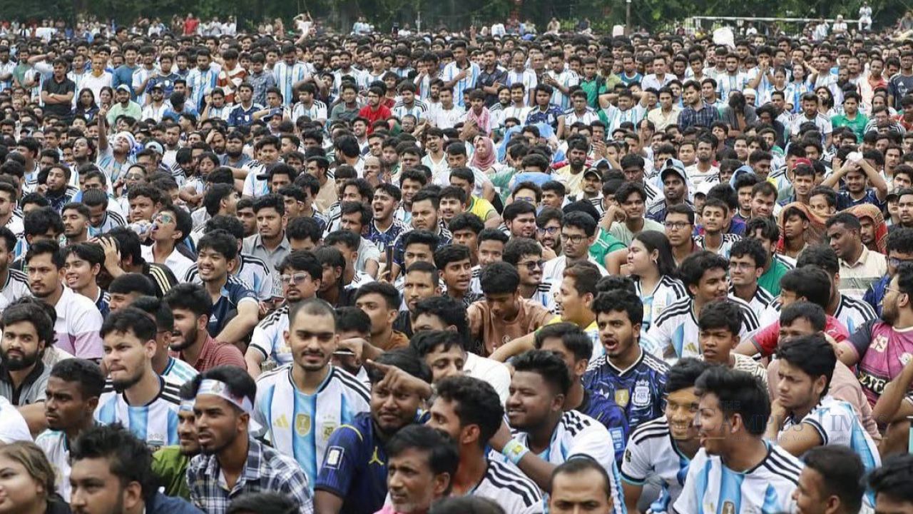 বিশ্বকাপ উপলক্ষে ঢাবিতে বহিরাগতদের প্রবেশে নিষেধাজ্ঞা