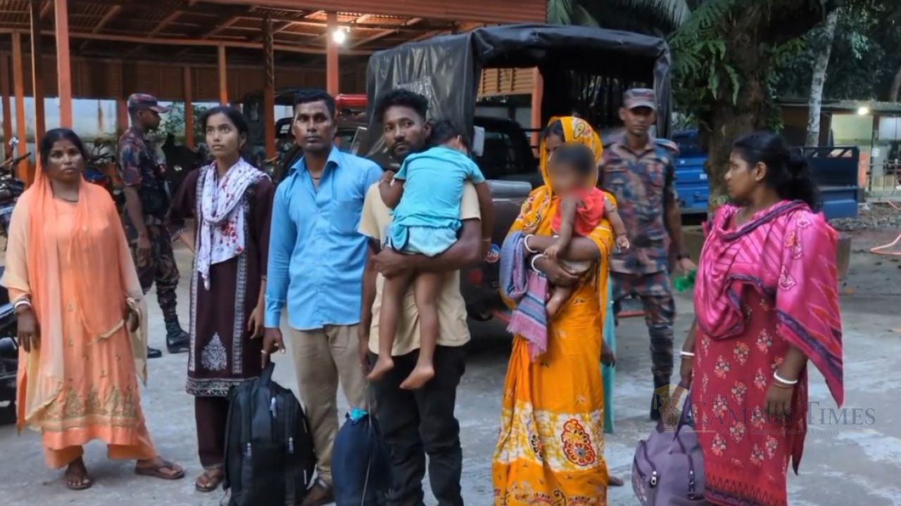 শেরপুর সীমান্তে অবৈধভাবে ভারতে যাওয়ার চেষ্টায় নারী-শিশুসহ আটক ৯
