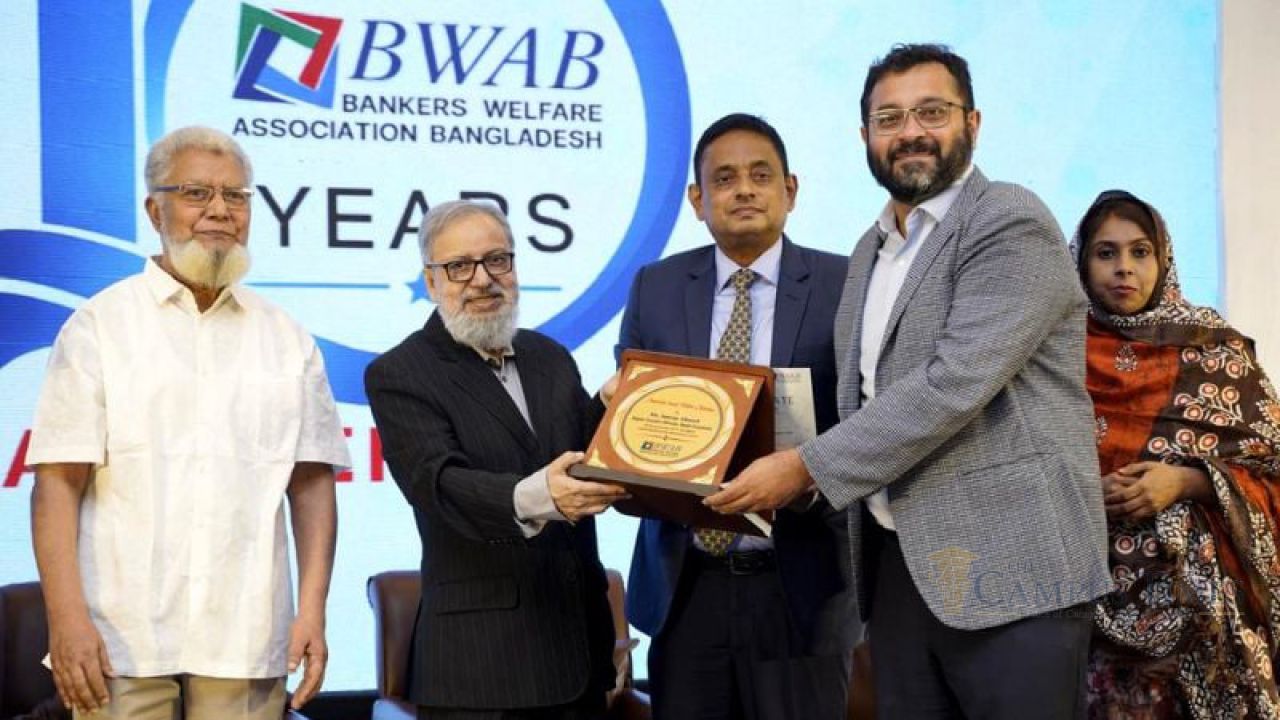 সমাজসেবায় পুরস্কার পেলেন শক্তি ফাউন্ডেশনের ইমরান