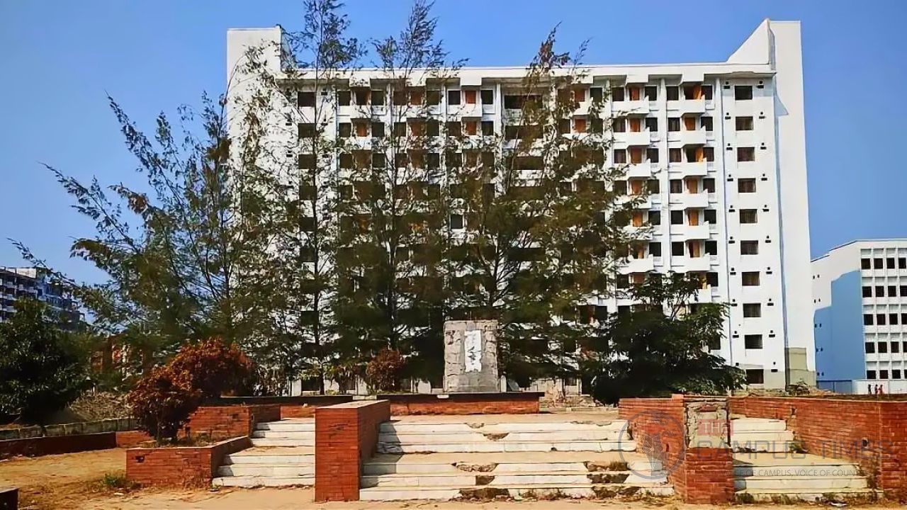 নজরুল বিশ্ববিদ্যালয়ে জুলাই-২৪ স্কয়ার নির্মাণে ধীরগতি, হতাশ শিক্ষার্থীরা
