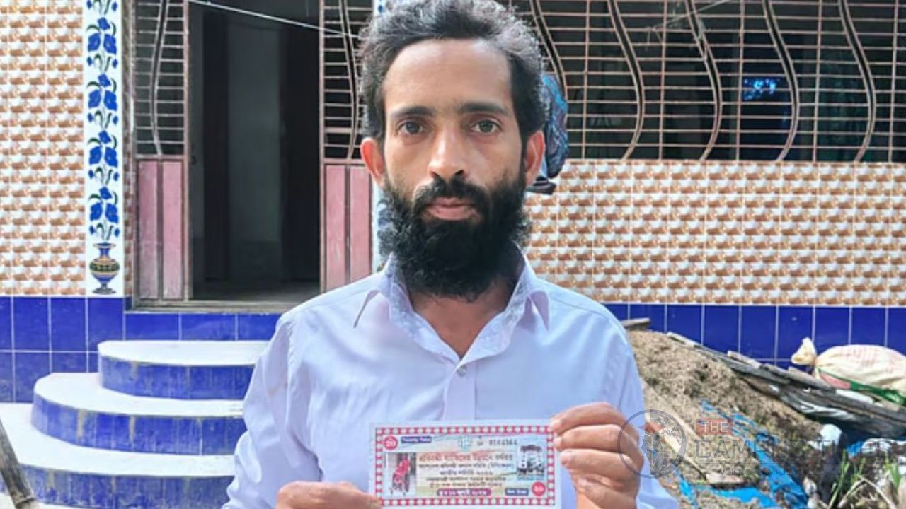২০ টাকার টিকিটে ৩০ লাখ টাকা পাচ্ছেন কৃষক হানিফ মিয়া