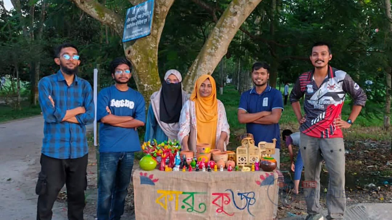হারাতে বসা ঐতিহ্য বাঁচাতে প্রান্তিক কারিগরদের পাশে বেরোবির শিক্ষার্থীরা