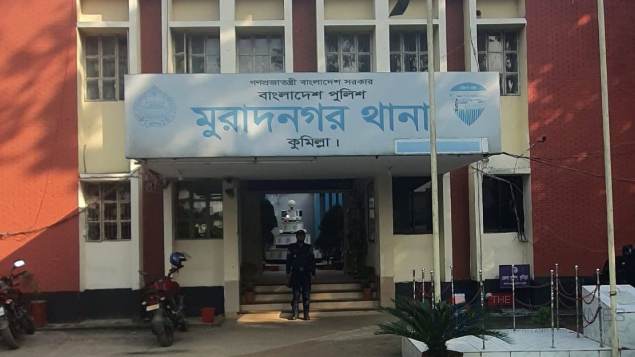 কুমিল্লায় ছেলের সামনে মাকে কুপিয়ে হত্যা, বাবা পলাতক