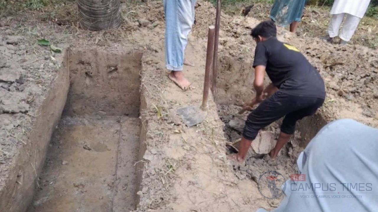 স্বামীর জানাজার ৫ মিনিট আগে স্ত্রীর মৃত্যু, একই সঙ্গে দাফন