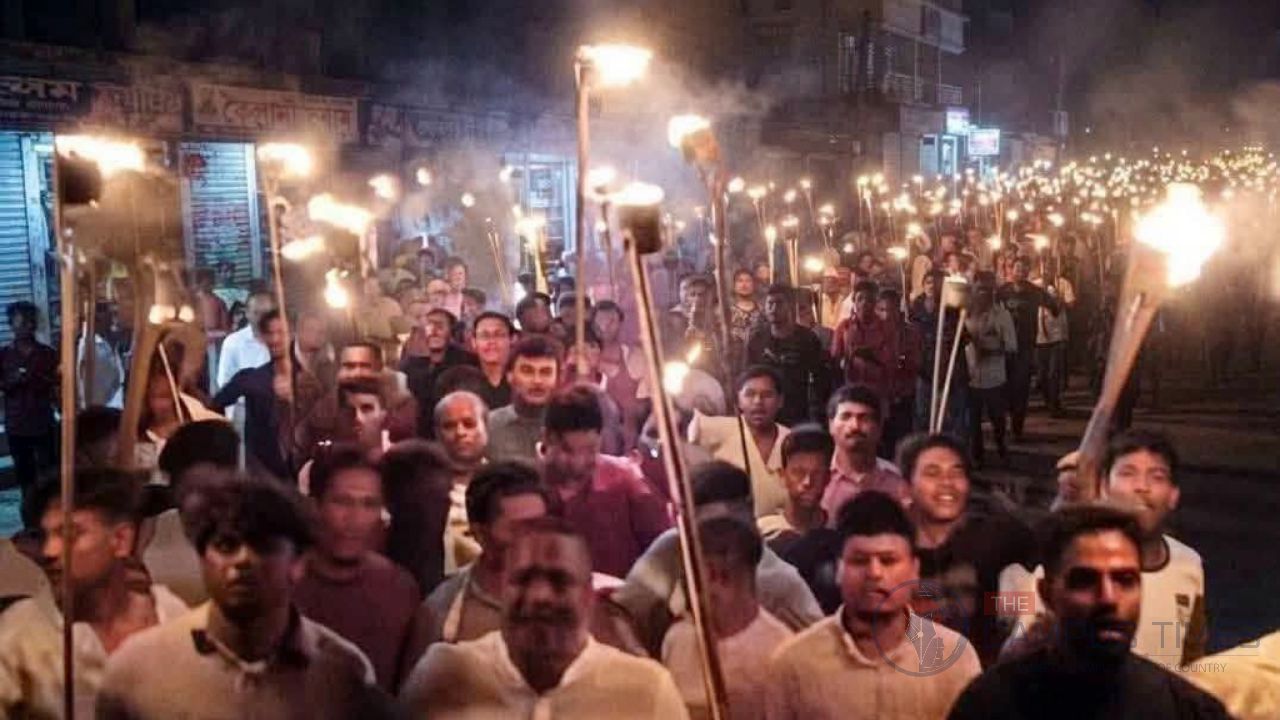 গভীর রাতে বাঁশখালীতে কার্যক্রম নিষিদ্ধ ছাত্রলীগের মশাল মিছিল