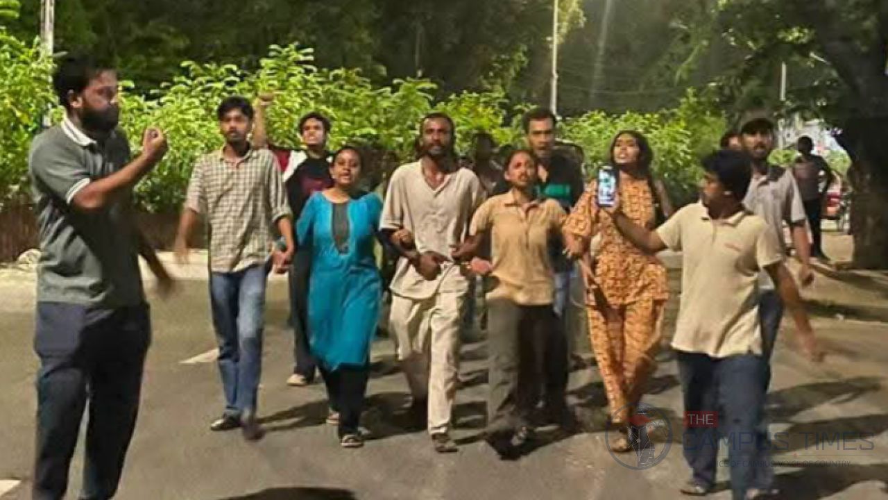 ছাত্রদলের হামলার অভিযোগ, রাতে ঢাবিতে ছাত্র ইউনিয়নের বিক্ষোভ