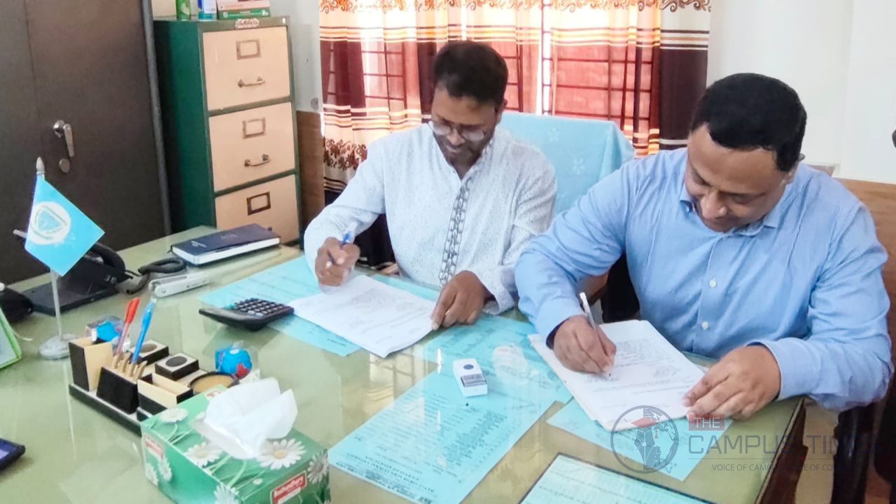 বাকৃবির যে হলের ছাত্র ছিলেন, সেই হলের প্রভোস্ট হলেন অধ্যাপক আবুল মঞ্জুর