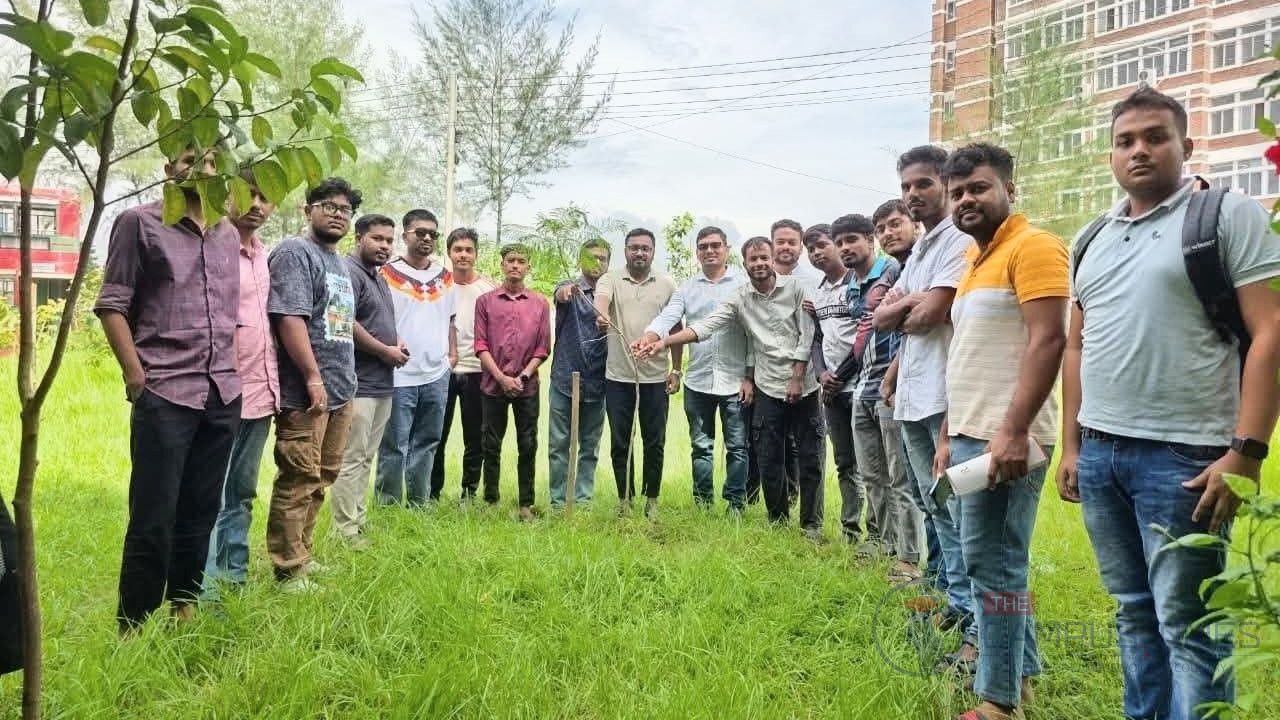 বিএনপির ৪৮তম প্রতিষ্ঠাবার্ষিকীতে পাবিপ্রবি ছাত্রদলের বৃক্ষরোপণ কর্মসূচি
