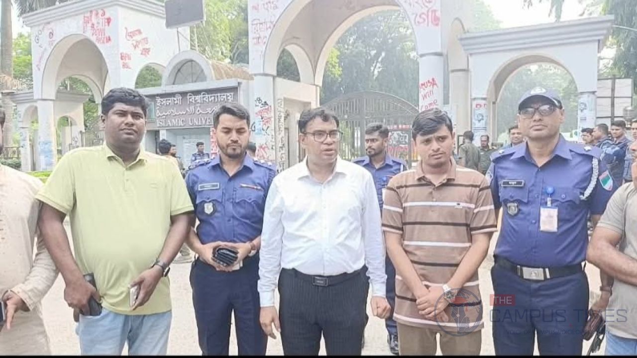 ইবির ফটকে বিএনপি-জামায়াতের পাল্টাপাল্টি কর্মসূচি, সমঝোতায় ছাত্রদল-শিবির